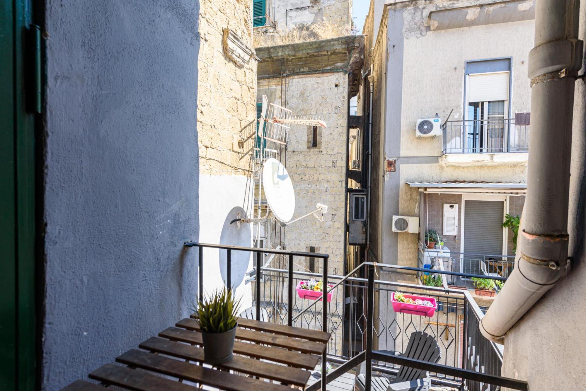 דירות נאפולי La Terrazzina Sul Porto מראה חיצוני תמונה