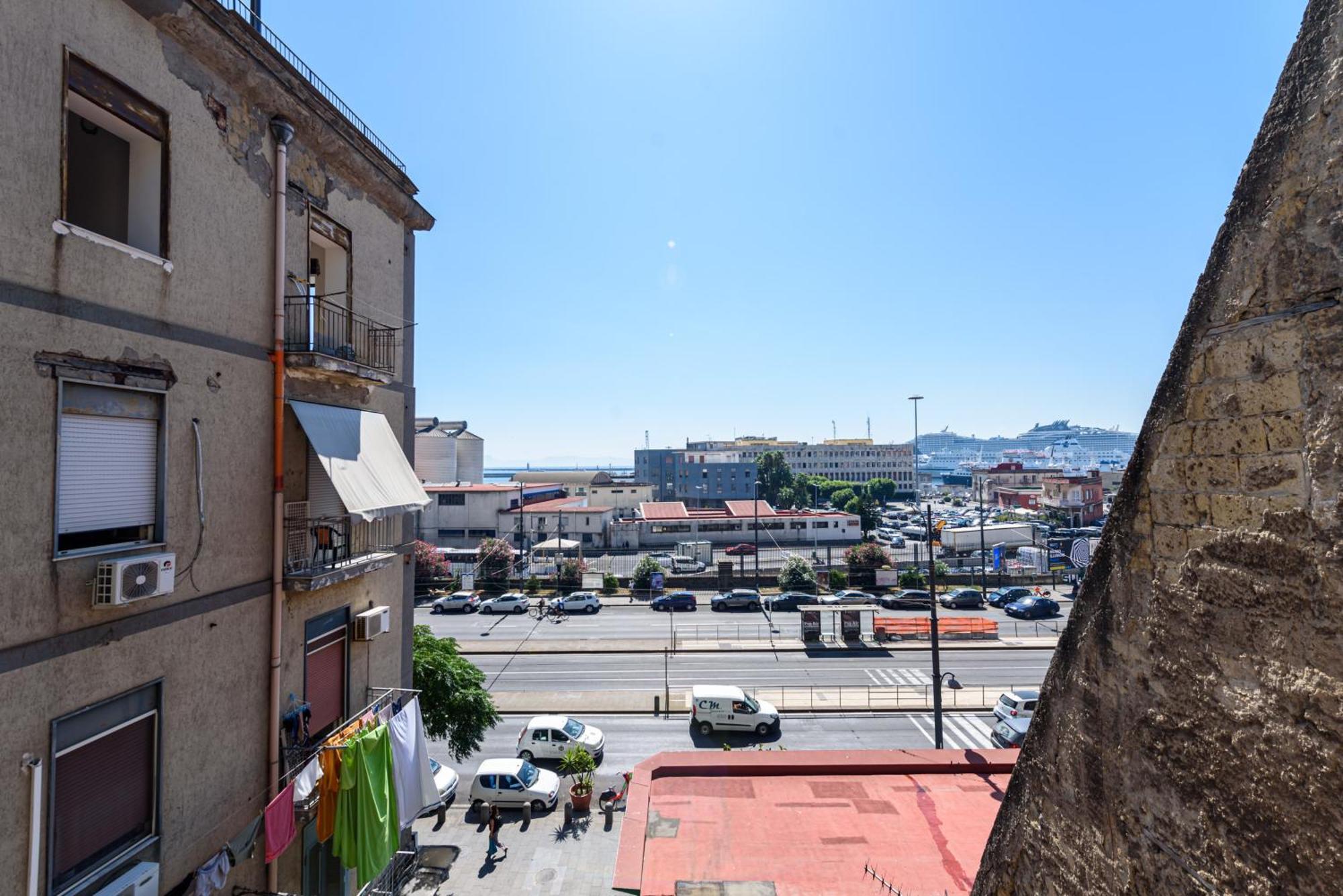 דירות נאפולי La Terrazzina Sul Porto מראה חיצוני תמונה