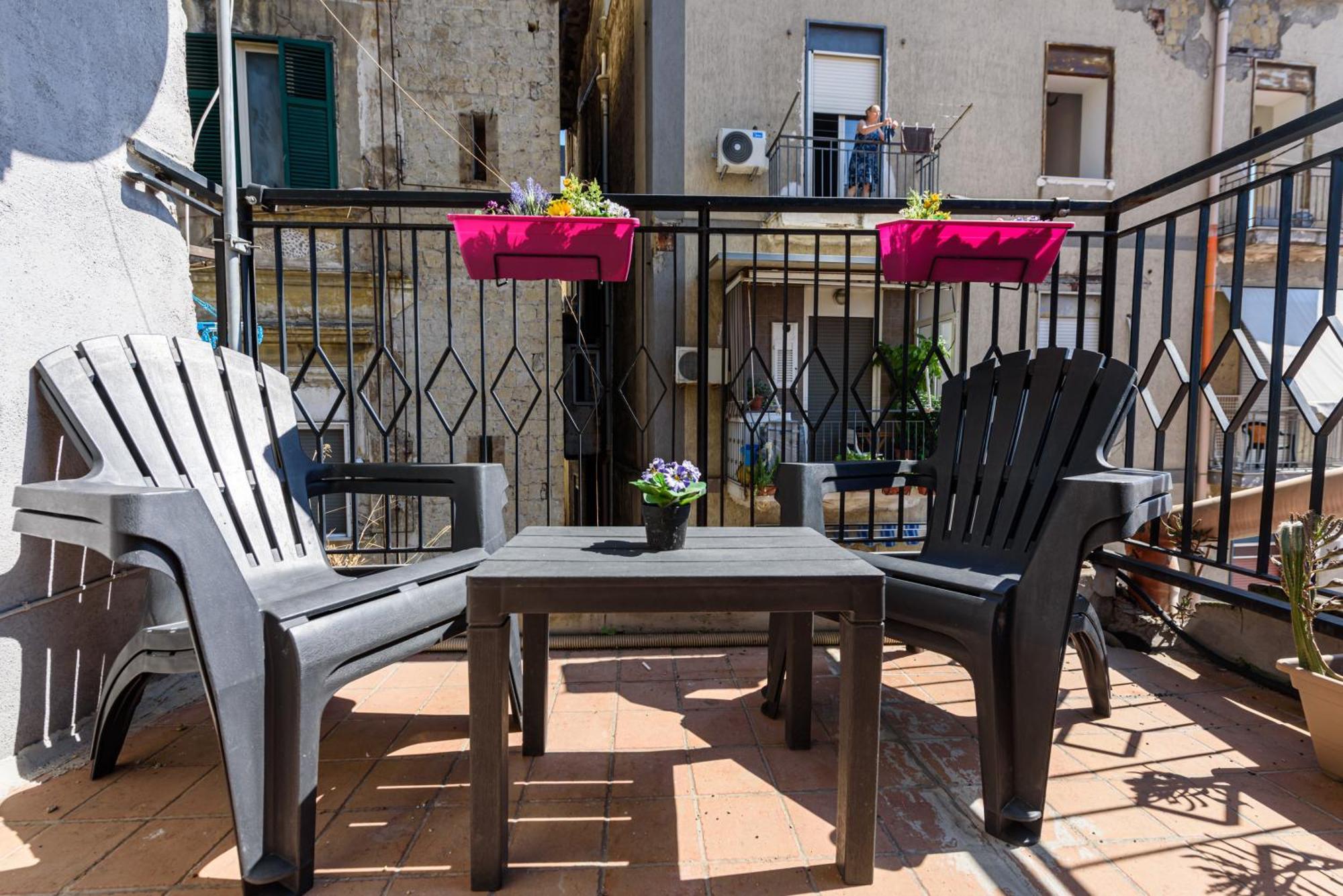 דירות נאפולי La Terrazzina Sul Porto מראה חיצוני תמונה
